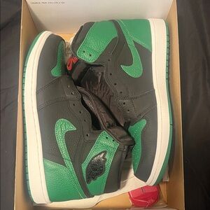 Jordan 1 Retro High OG “ Pine Green “